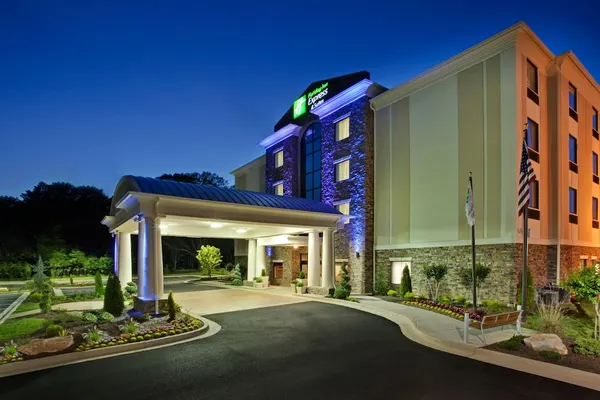 Photo 1 - Holiday Inn Express Hotel & Suites Fairburn by IHG