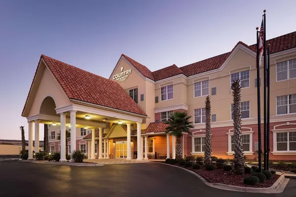 Photo 1 - Country Inn & Suites by Radisson, Crestview, FL