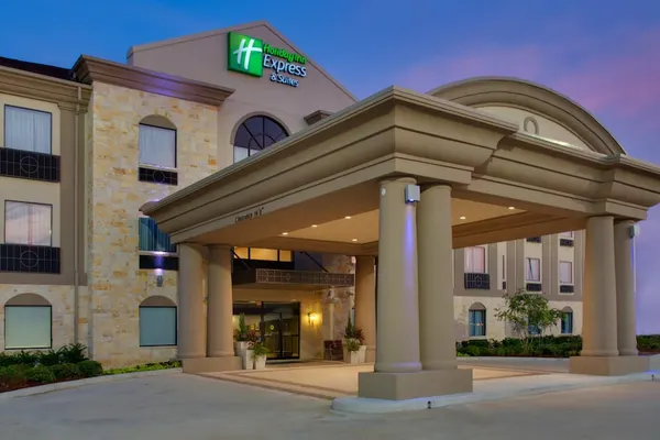 Photo 1 - Holiday Inn Express & Suites Energy Corridor West Oaks, an IHG Hotel