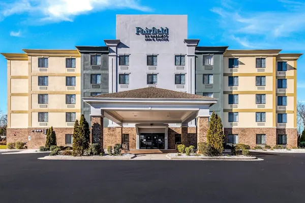 Photo 1 - Fairfield Inn & Suites by Marriott Greensboro Coliseum Area