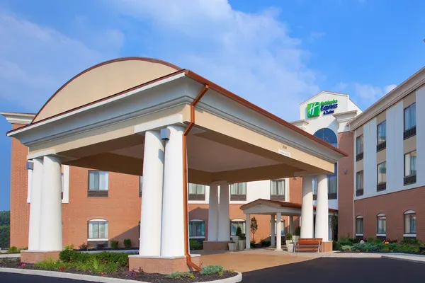 Photo 1 - Holiday Inn Express & Suites Akron Regional Airport Area, an IHG Hotel