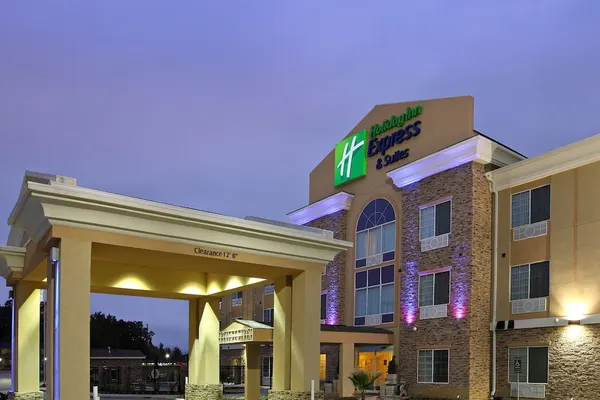 Photo 1 - Holiday Inn Express & Suites Carthage, an IHG Hotel