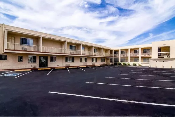 Photo 1 - Central Phoenix Hotel