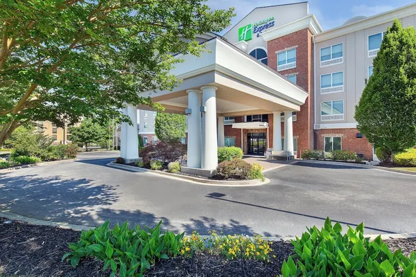 Photo 1 - Holiday Inn Express Hotel Ooltewah Springs-Chattanooga, an IHG Hotel