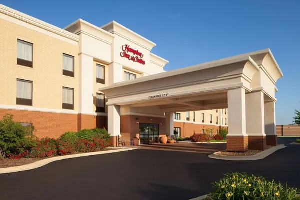 Photo 1 - Hampton Inn & Suites Chicago/St. Charles