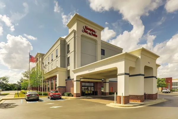 Photo 1 - Hampton Inn & Suites Indianapolis-Airport