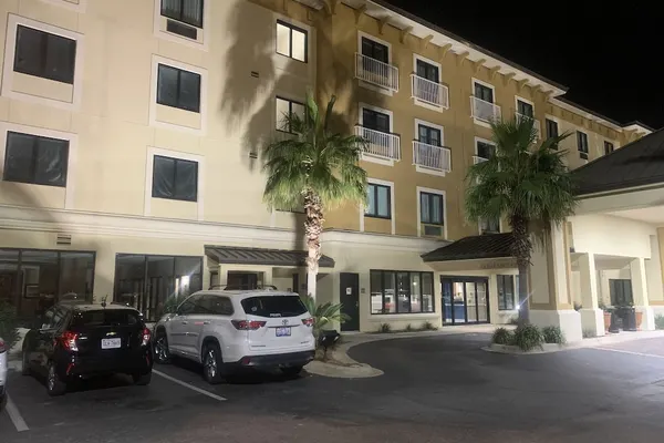 Photo 1 - Comfort Inn And Suites