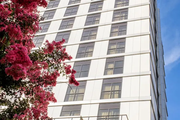 Photo 1 - Hutton Hotel