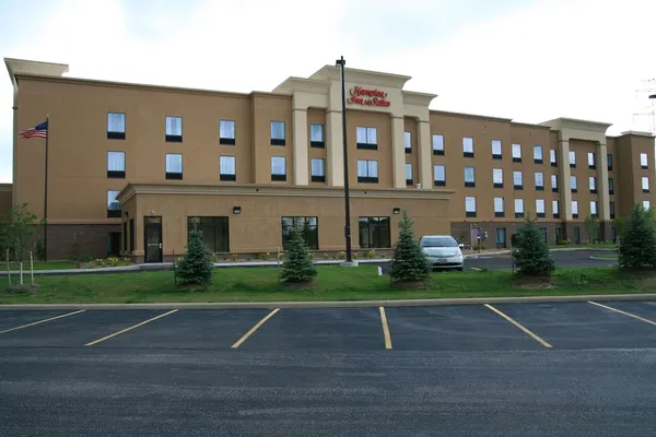 Photo 1 - Hampton Inn & Suites Cleveland Mentor