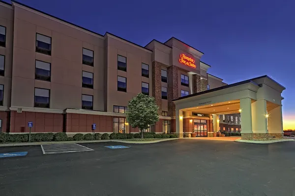 Photo 1 - Hampton Inn & Suites Lebanon