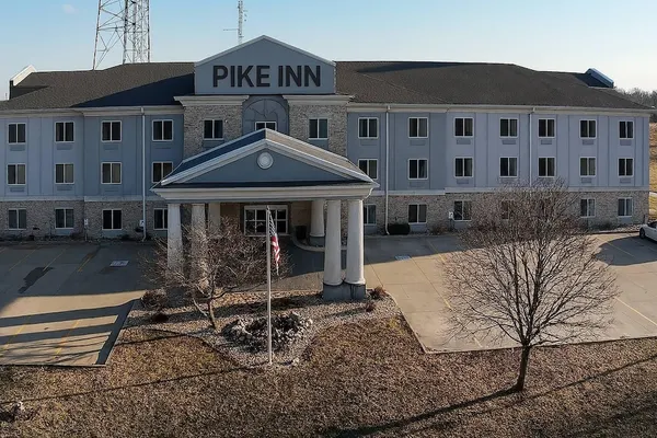 Photo 1 - Pike Inn Le Roy - Bloomington Southeast Area