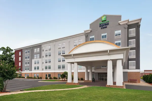 Photo 1 - Holiday Inn Express Hotel & Suites Fredericksburg by IHG