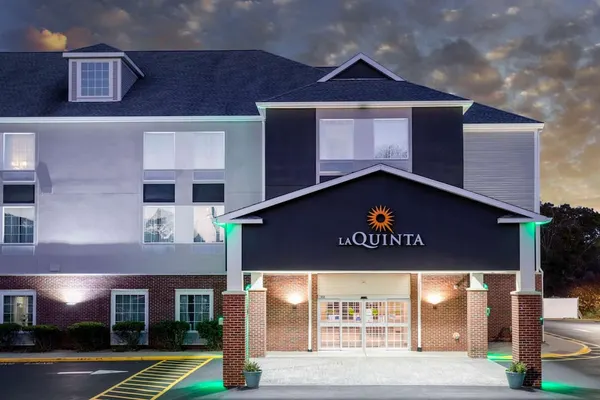 Photo 1 - La Quinta Inn & Suites by Wyndham Ely