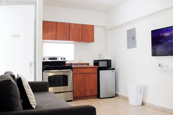 Photo 1 - Boulevard 302