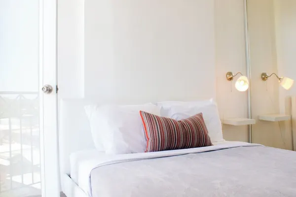 Photo 1 - Boulevard 402