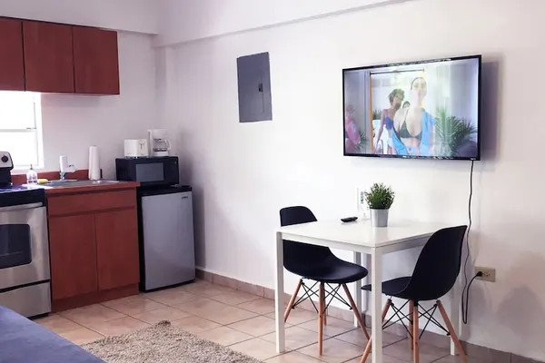 Photo 1 - Boulevard 402