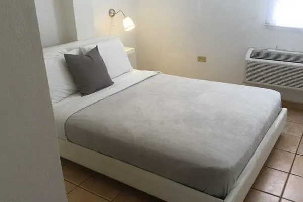 Photo 1 - Boulevard 407
