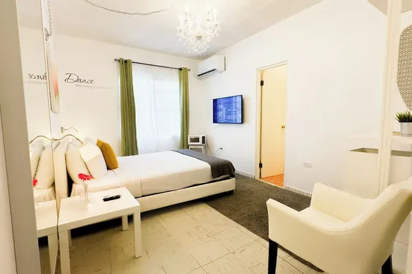 Photo 1 - Aibonito Hotel 209
