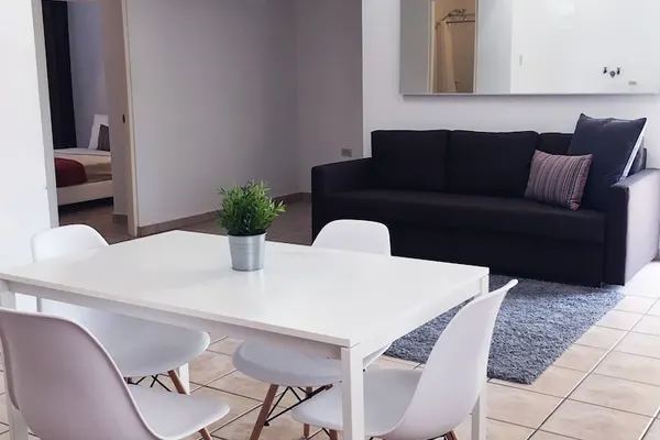 Photo 1 - Boulevard 206