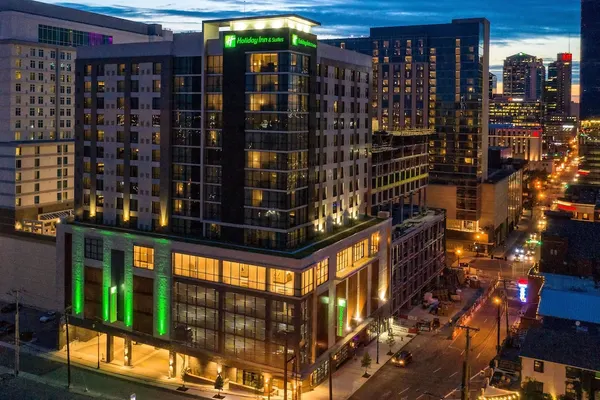 Photo 1 - Holiday Inn & Suites Nashville Downtown - Broadway by IHG