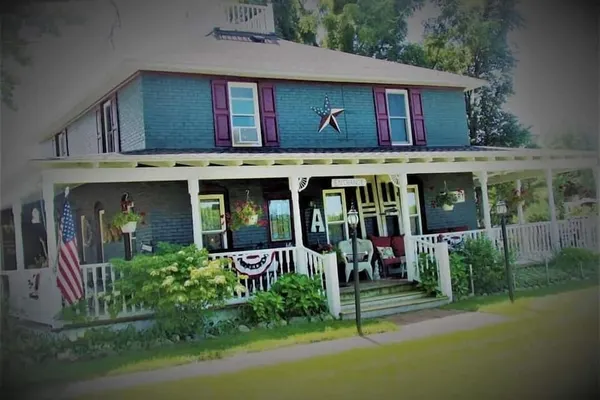 Photo 1 - Applesauce Inn B&B