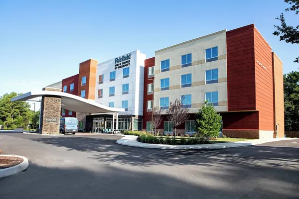 Photo 1 - Fairfield Inn & Suites by Marriott Richmond Airport