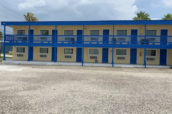 Photo 1 - American Inn And Suites