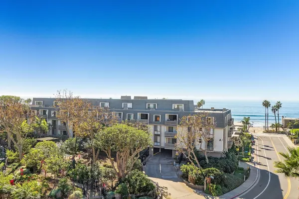 Photo 1 - Sea Breeze Penthouse