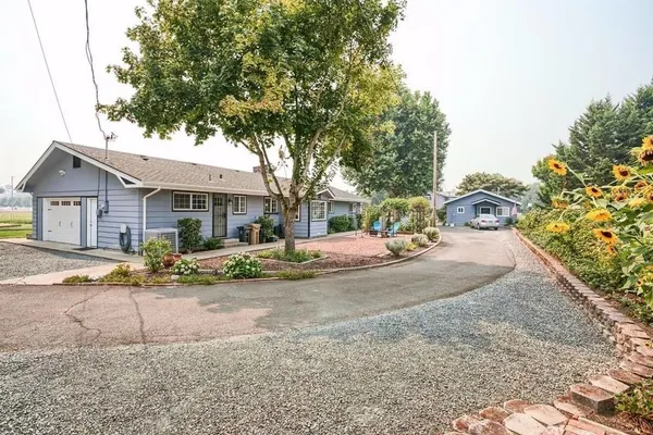 Photo 1 - Racing Horse Ranch and Guest House with Golf