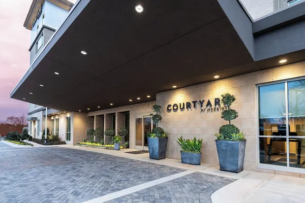 Photo 1 - Courtyard by Marriott Atlanta Alpharetta/Avalon Area