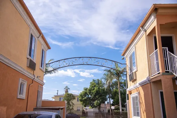 Photo 1 - Starlight Inn La Brea