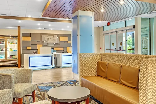 Photo 1 - Holiday Inn Express And Suites Mobile - University Area by IHG