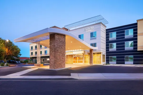 Photo 1 - Fairfield Inn & Suites by Marriott Fresno North/Shaw Avenue