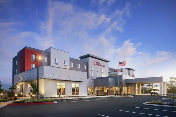 Photo 1 - Hilton Garden Inn Sacramento Airport Natomas