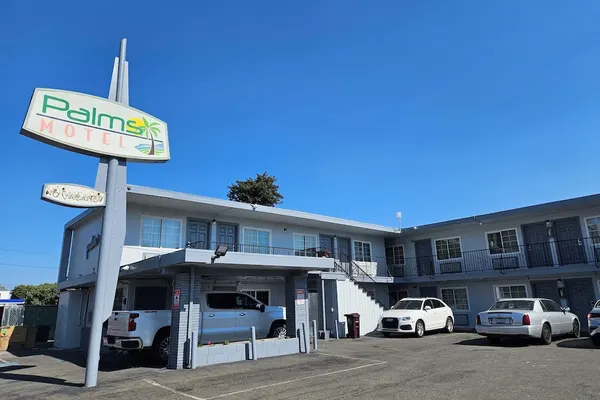 Photo 1 - Palms Motel