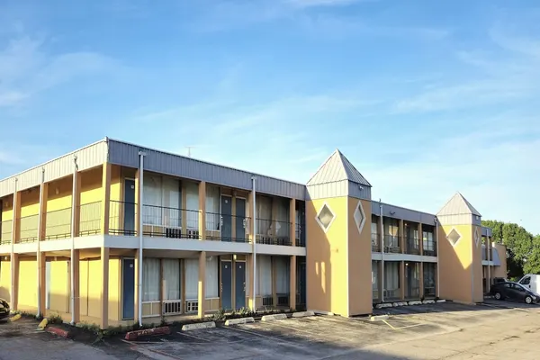 Photo 1 - Castle Inn & Suites by OYO Lawton