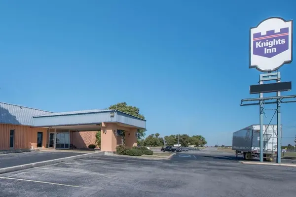 Photo 1 - Castle Inn & Suites by OYO Lawton