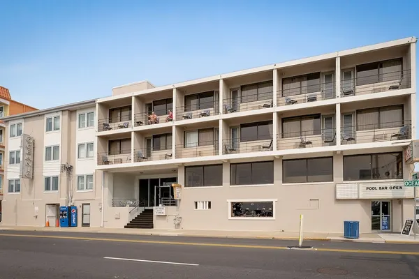 Photo 1 - Oceanic Hotel