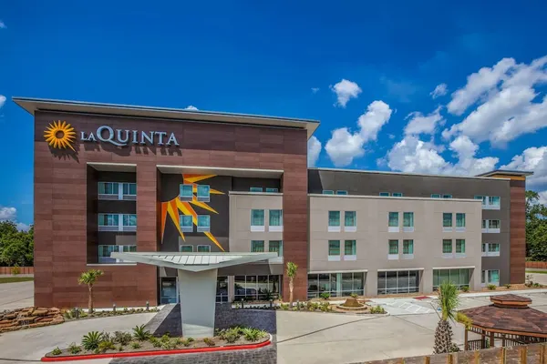 Photo 1 - La Quinta Inn & Suites by Wyndham Houston East at Sheldon Rd