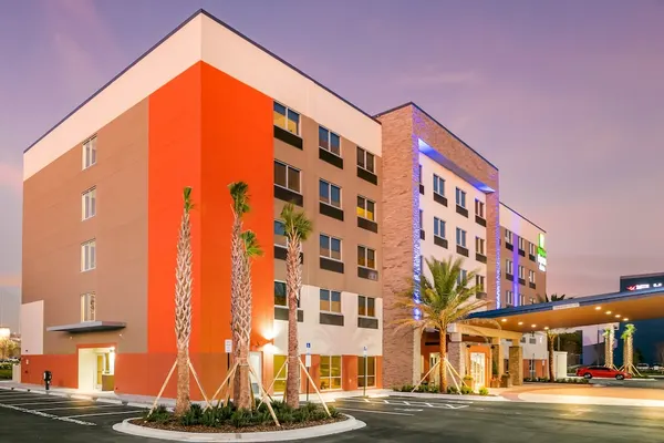 Photo 1 - Holiday Inn Express & Suites Jacksonville - Town Center by IHG