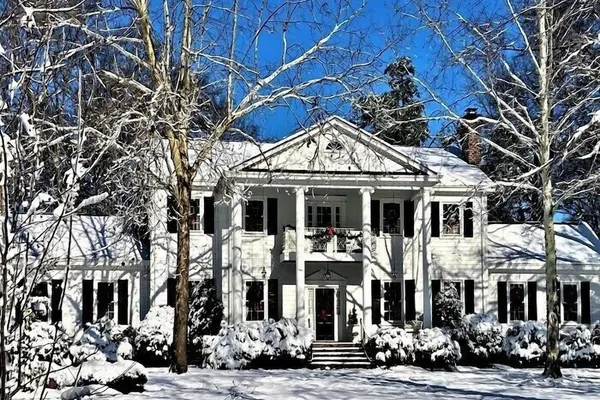 Photo 1 - The Virginia Cliffe Inn