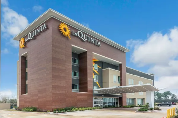 Photo 1 - La Quinta Inn and Suites by Wyndham Houston Spring South