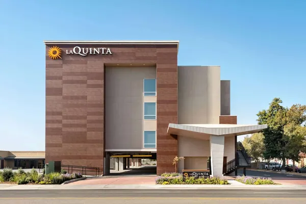 Photo 1 - La Quinta Inn & Suites by Wyndham Clovis CA