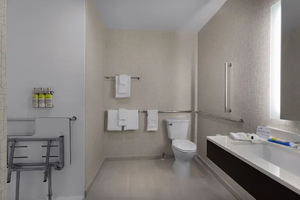 Photo 1 - Holiday Inn Express Lake Park by IHG