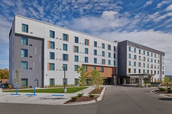 Photo 1 - Courtyard by Marriott Petoskey at Victories Square