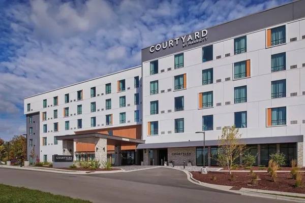 Photo 1 - Courtyard by Marriott Petoskey at Victories Square