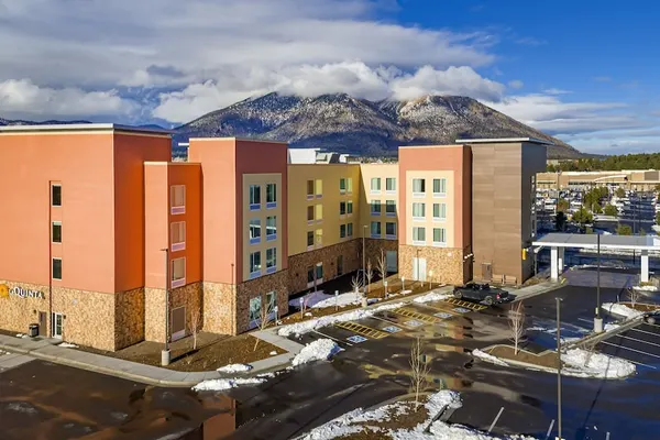 Photo 1 - La Quinta Inn & Suites by Wyndham Flagstaff East I-40