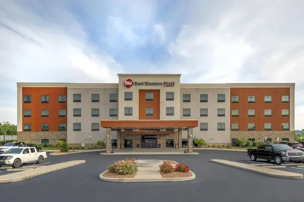 Photo 1 - B/W Plus Elizabethtown Inn & Suites