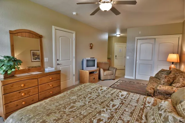 Photo 1 - Unit 411b 1bd/ 1ba Efficiency Condo 1 Bedroom Condo by RedAwning