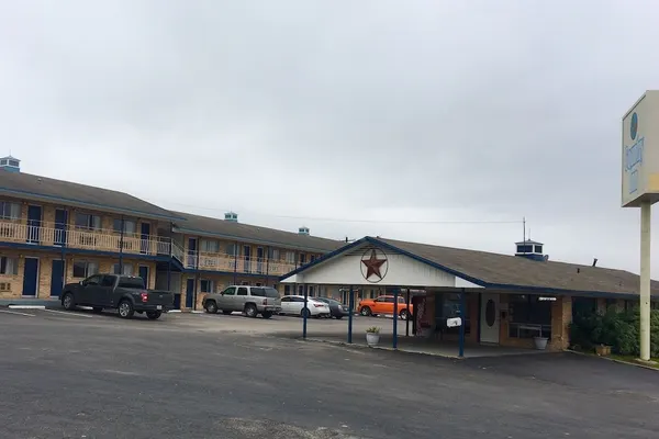 Photo 1 - Country inn Lampasas